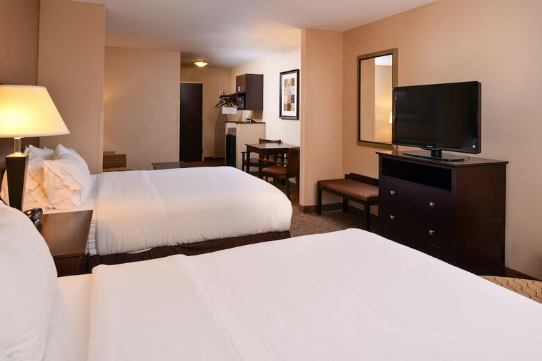 Hotel Holiday Inn Express And Suites Fairmont