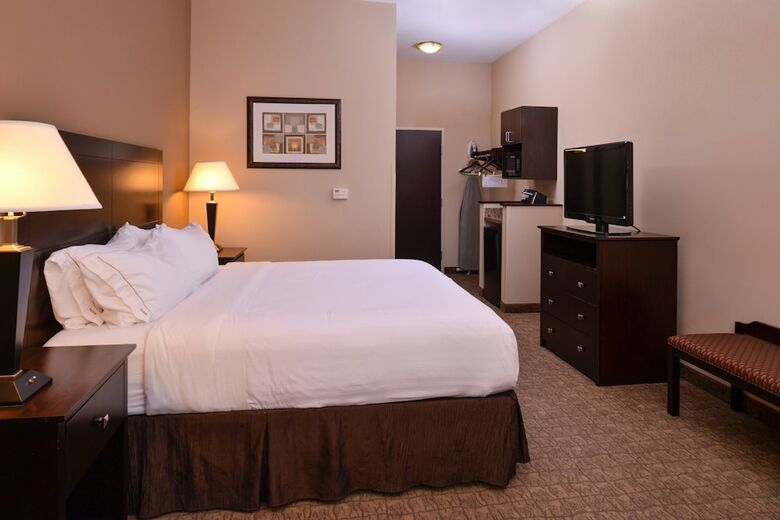 Hotel Holiday Inn Express And Suites Fairmont