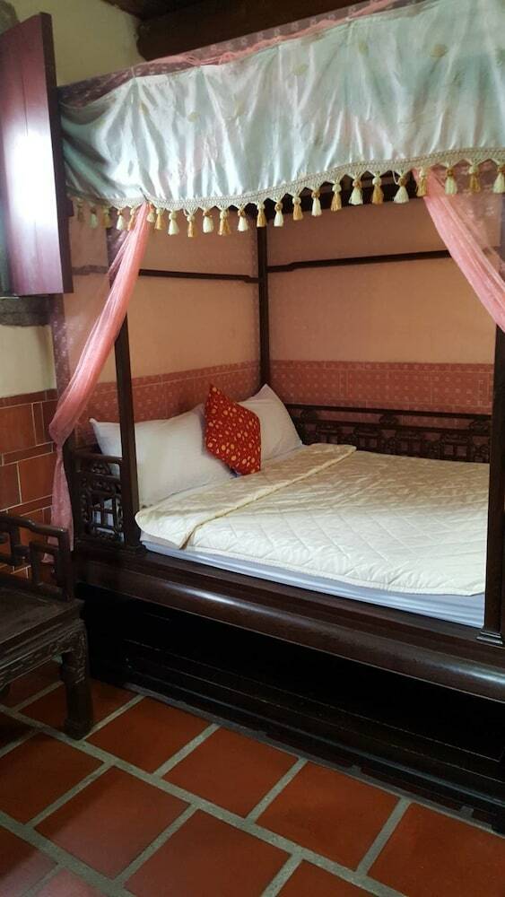 Love Nostalgia No. 37 B&B