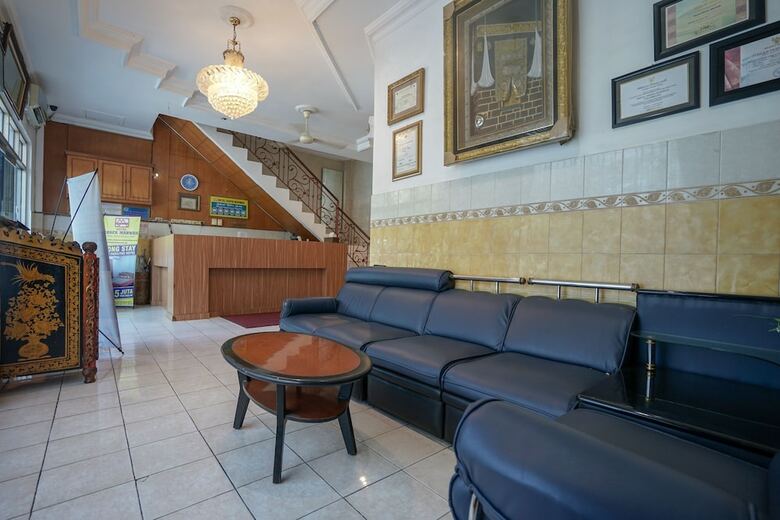 Hostal Oyo 1173 Hotel Shofa Marwah