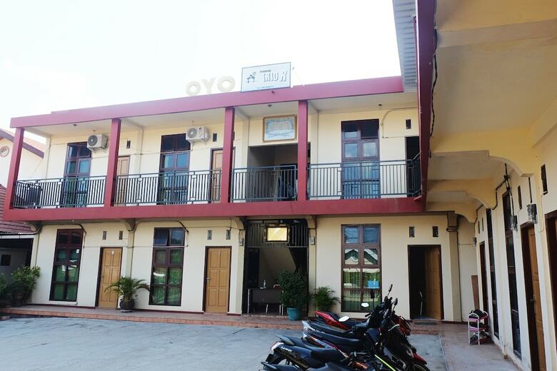 Hostal Oyo 1126 Trio R Kost