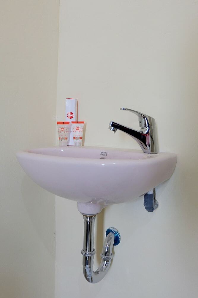 Hostal Oyo 1126 Trio R Kost