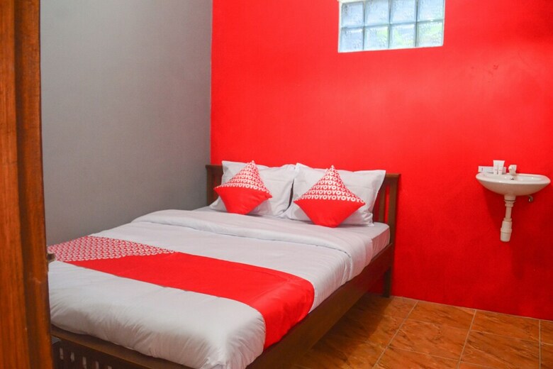 Hostal Oyo 1145 Rita Guesthouse