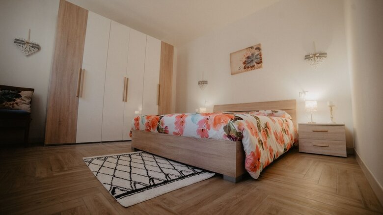 Gold Apartment