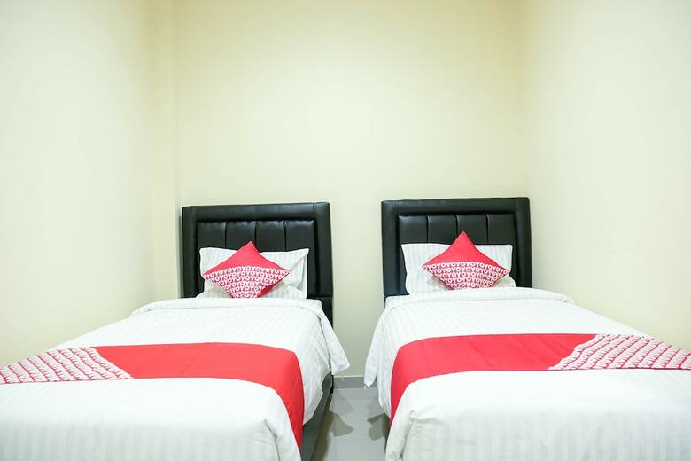 Hostal Oyo 1149 Hotel Mustika