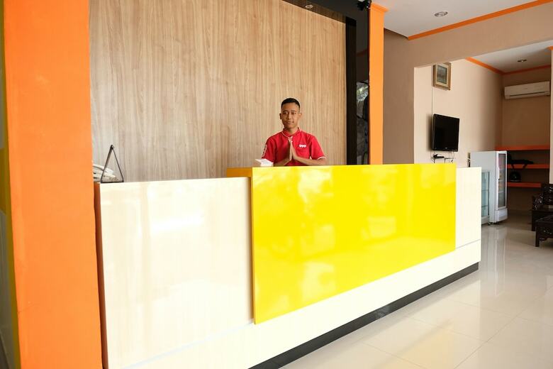 Hostal Oyo 1149 Hotel Mustika