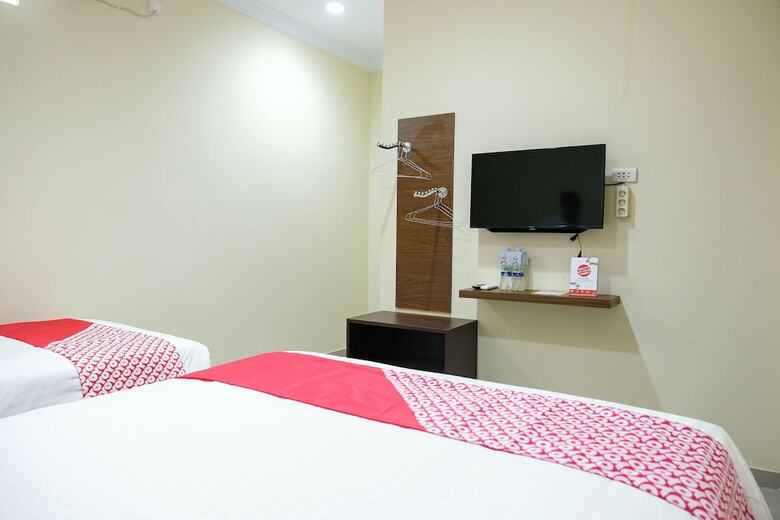 Hostal Oyo 1149 Hotel Mustika