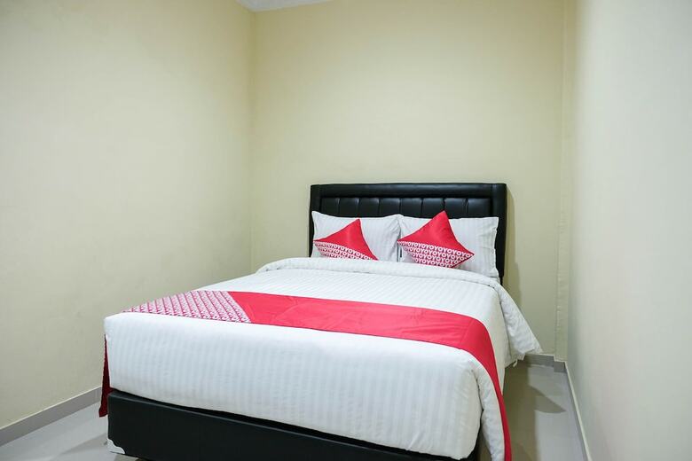 Hostal Oyo 1149 Hotel Mustika