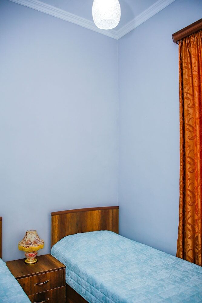 Hotel House #14