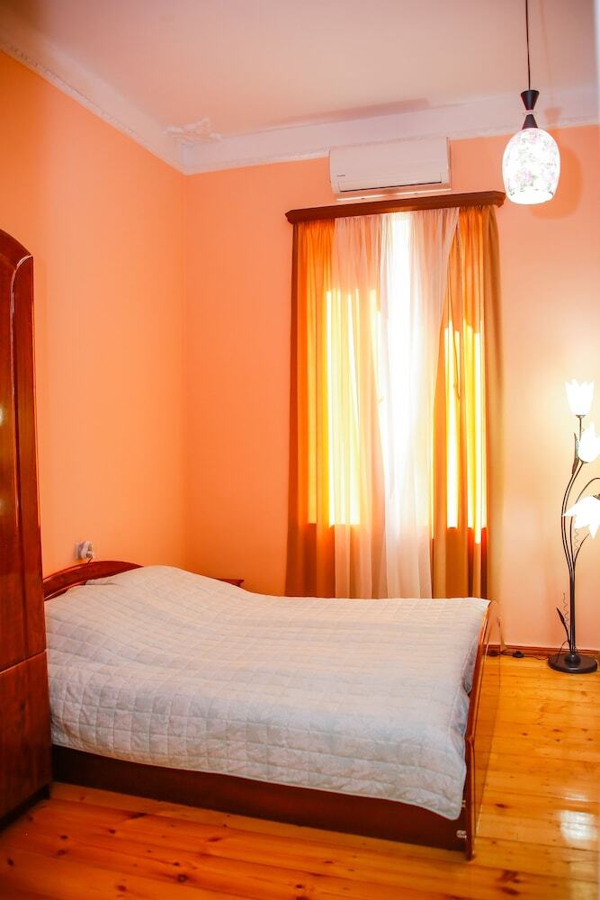 Hotel House #14