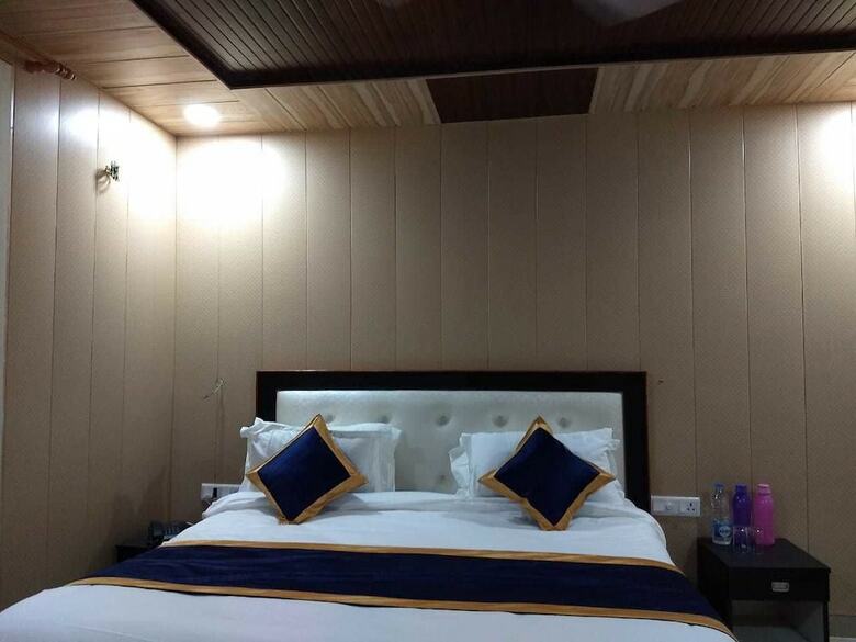 Hotel Crystal Lakeview