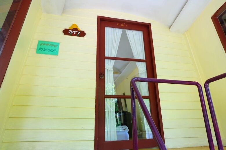 Hotel Baanrai Riverkkwai Resort