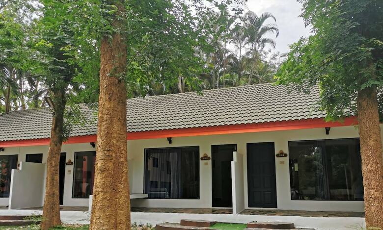 Hotel Baanrai Riverkkwai Resort