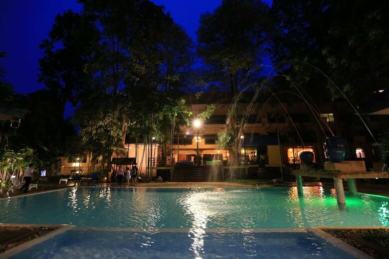 Hotel Baanrai Riverkkwai Resort