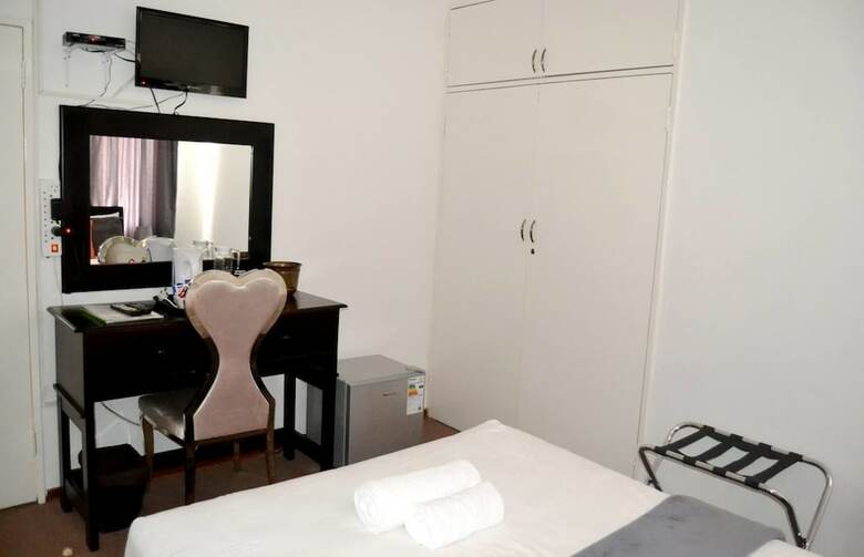 Hotel Gie's Guesthouse