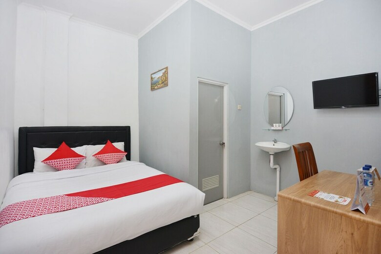 Hostal Oyo 1303 Golden Inn 2