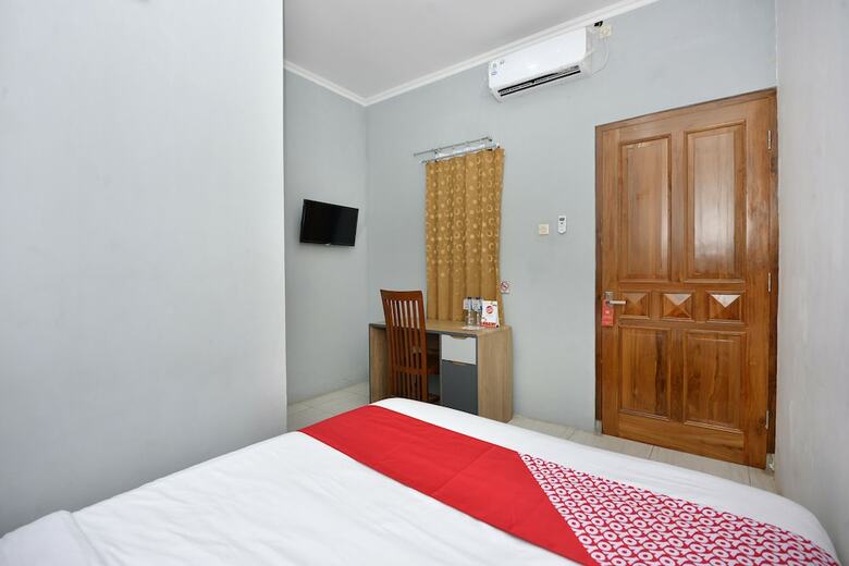 Hostal Oyo 1303 Golden Inn 2