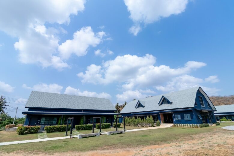 Hotel The Barn Huahin