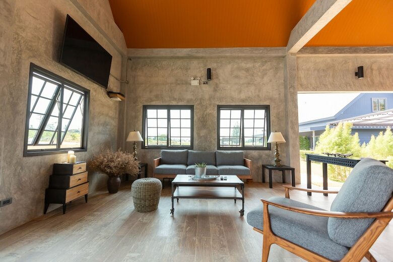 Hotel The Barn Huahin