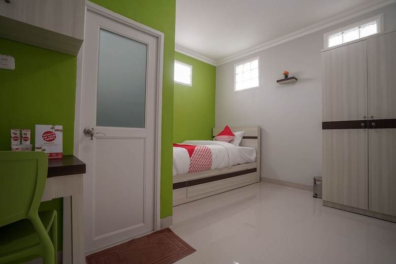 Hotel Oyo 948 Vivi Residence Syariah II
