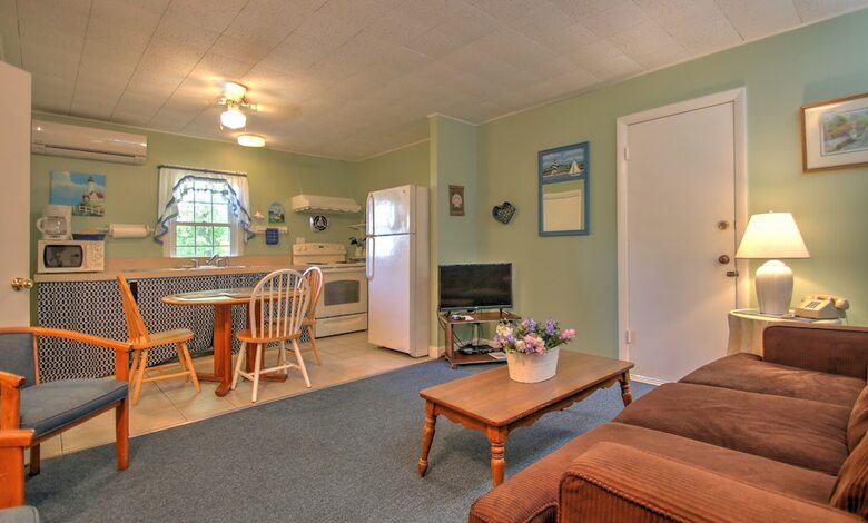Sandy Neck Motel