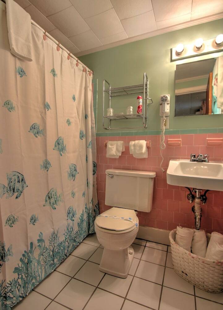Sandy Neck Motel
