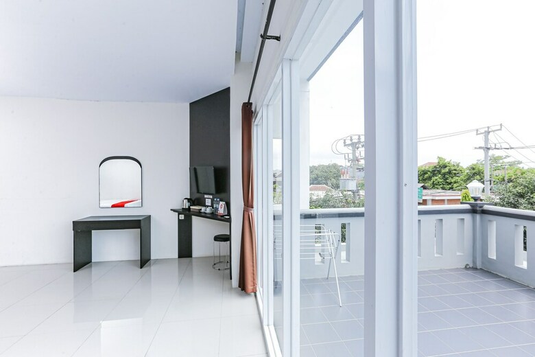 Capital O 1246 Hotel Grand Pacific