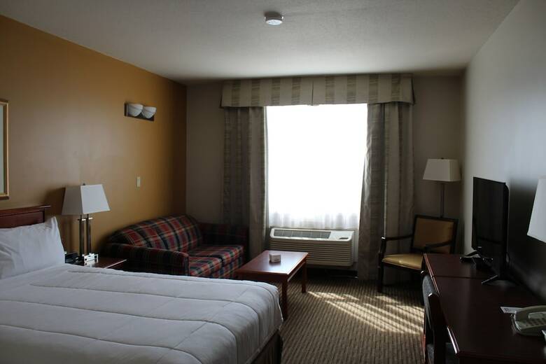 Hotel Foxwood Inn & Suites