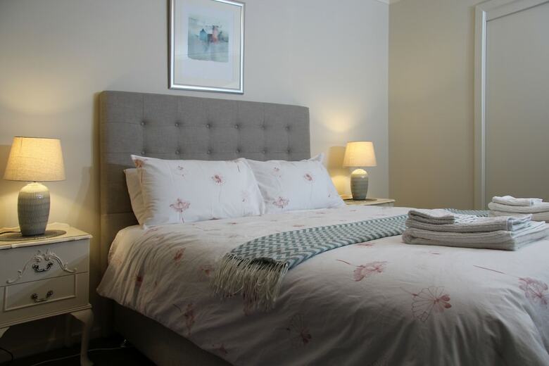 Adelaide Central Apartment - 3br, 2bath & Carpark