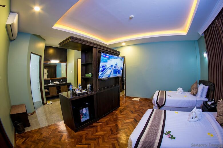 Hotel Lustre Bagan Resort
