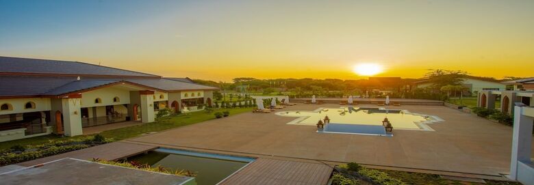 Hotel Lustre Bagan Resort
