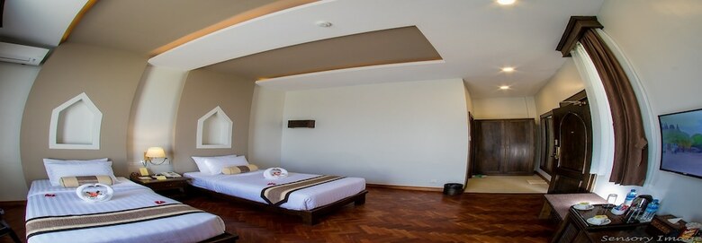 Hotel Lustre Bagan Resort