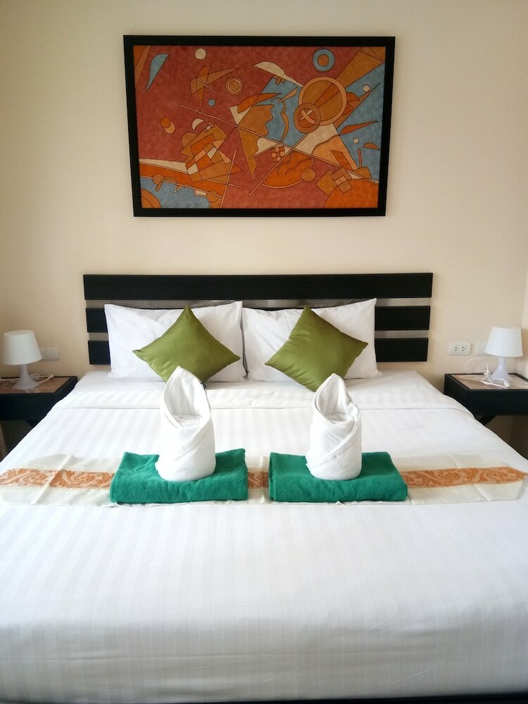 Hotel Seacono Patong Beach Front