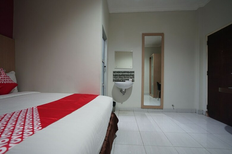 Hostal Oyo 1328 Hotel City