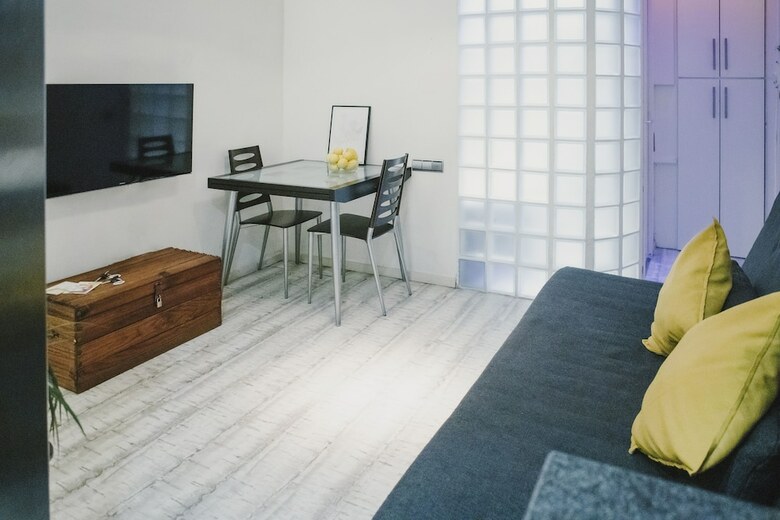 Apartamentos Bbarcelona Industria Flat