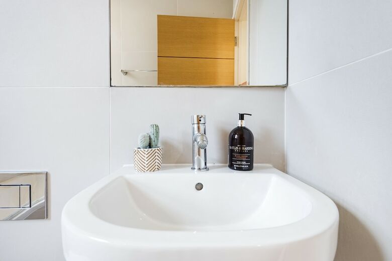 Stamford Brook Apartments
