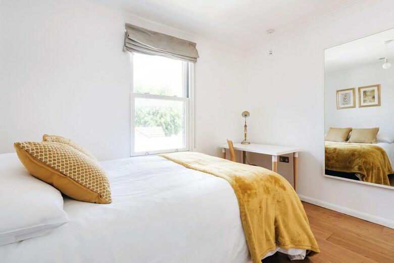 Stamford Brook Apartments