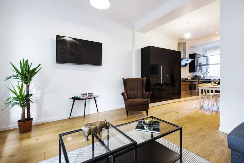 Stamford Brook Apartments