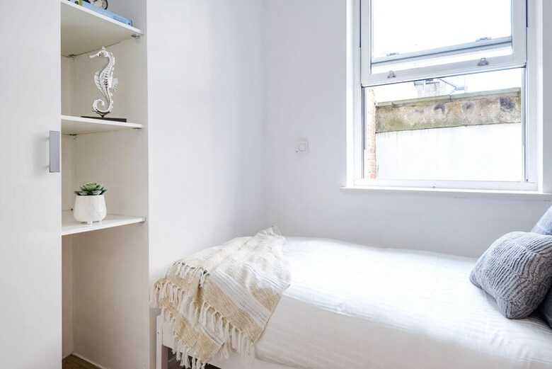 Stamford Brook Apartments