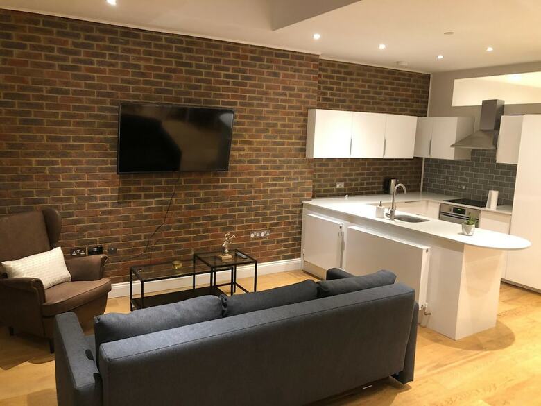 Stamford Brook Apartments