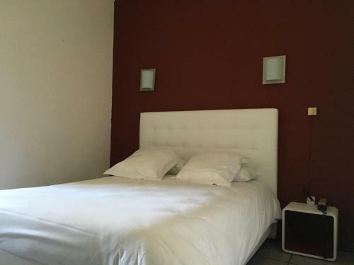 Hotel Logis - Le Clement V