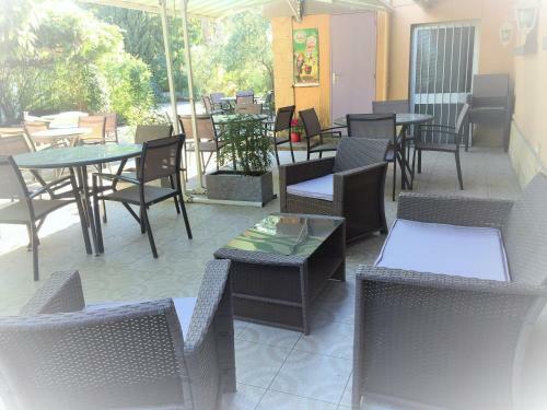 Hotel Logis - Le Clement V