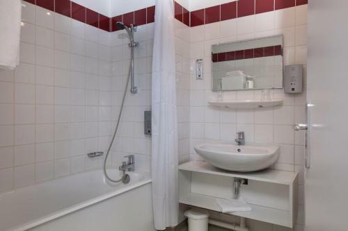 Hotel Logis Le Rouge Gazon