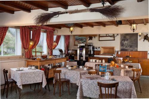 Hotel Logis Le Rouge Gazon