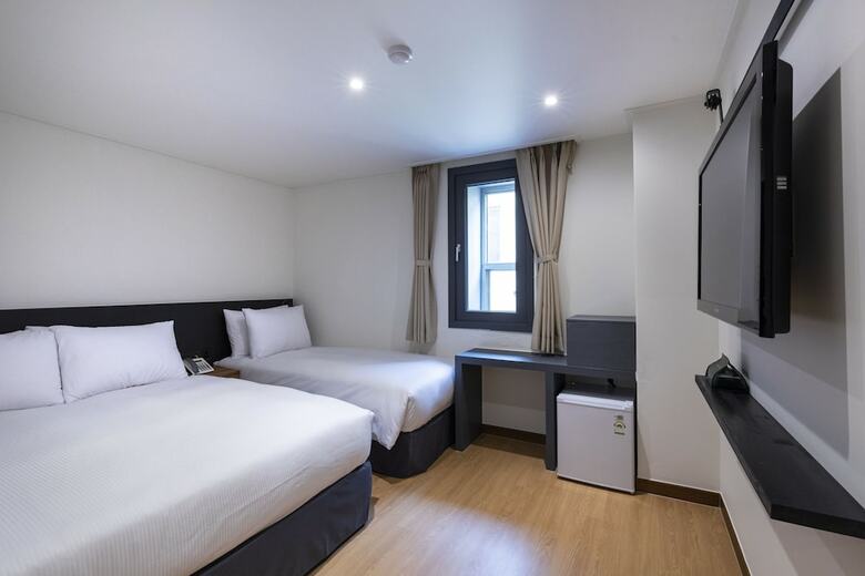 First Stay Hotel Eagle Owl