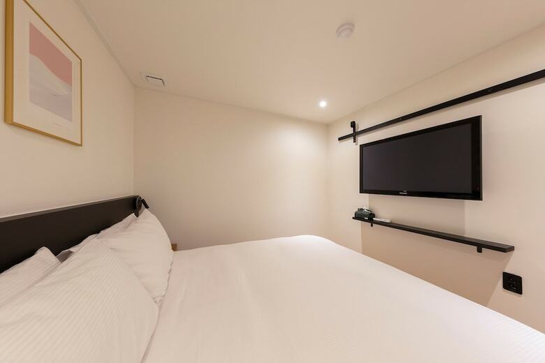 First Stay Hotel Eagle Owl