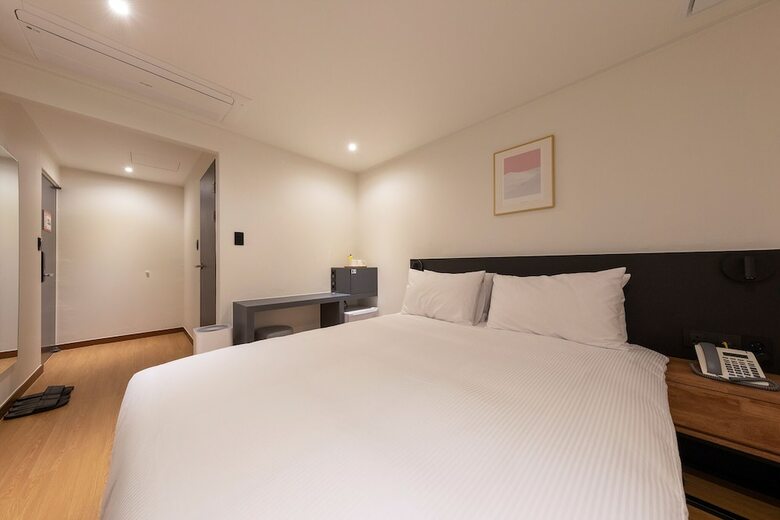 First Stay Hotel Eagle Owl