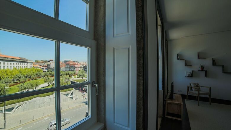 Tripas-cora��o, Cl�rigos Apartment
