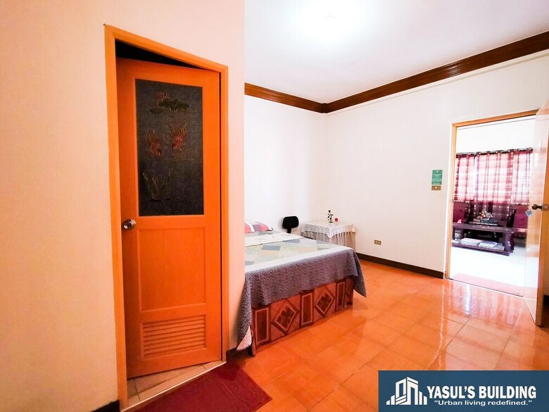 Hotel Yasul Building