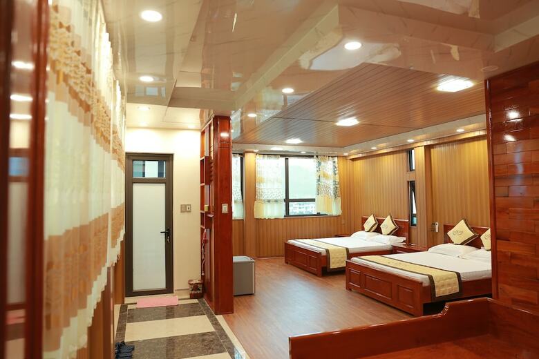 Gold Hotel